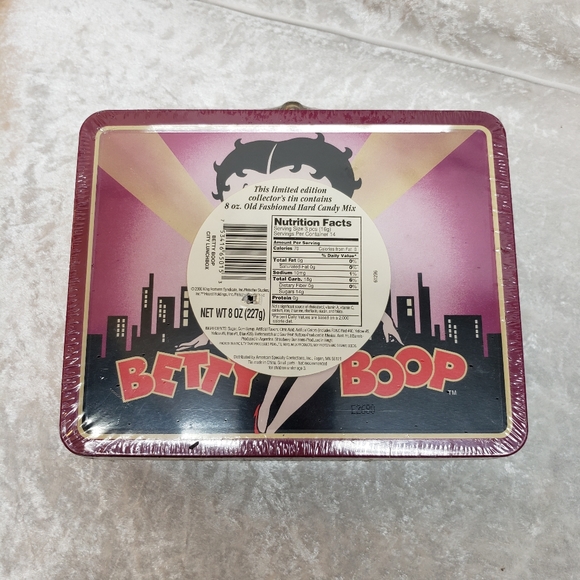 Betty Boop Lot - Lunch Box, 2 Mugs, and Wallet - Picture 8 of 9